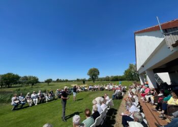 „Majówka Seniorów” na polu golfowym