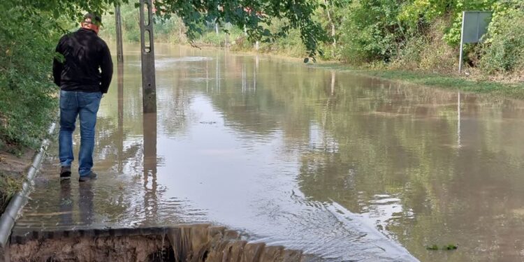 Janice boją się dużego deszczu. Służby kontrolują studzienki i odpływy