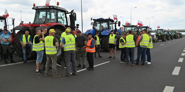 Traktory znów zablokowały S3 między Szczecinem a Gorzowem