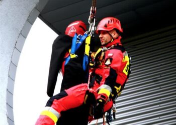 Gorzowscy strażacy z manekinem!