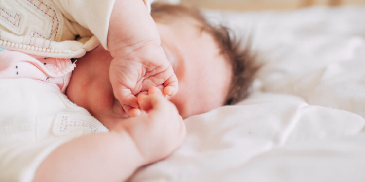 Matce małego Mateuszka z Gorzowa grozi dożywocie, ojcu 5 lat więzienia – Prokuratura zmienia zarzuty