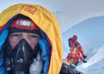 Lubuszanin na „dachu świata”. Szymon Jaskuła zdobył Mount Everest