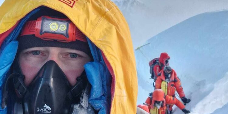 Lubuszanin na „dachu świata”. Szymon Jaskuła zdobył Mount Everest