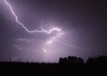 IMGW ostrzega przed burzami