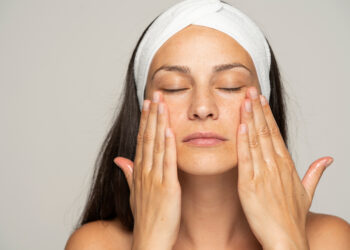 Wieczorna rutyna, czyli jak zadbać o cerę krok po kroku