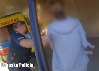 Dziecko traciło przytomność. Policyjna eskorta do szpitala [FILM]