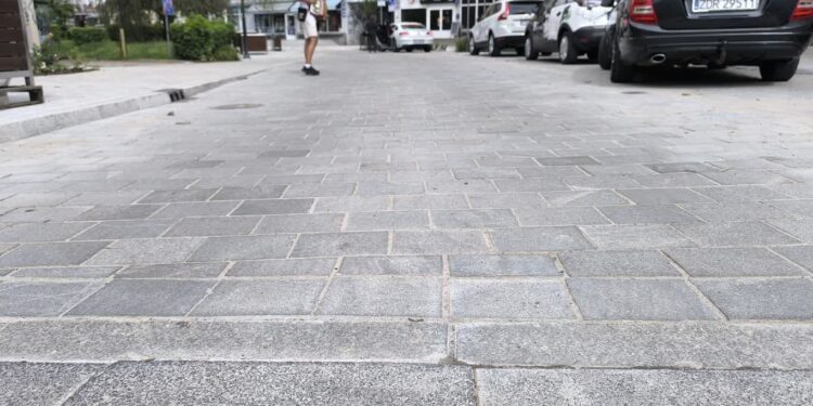 Kierowcy wjechali już na Wełniany Rynek