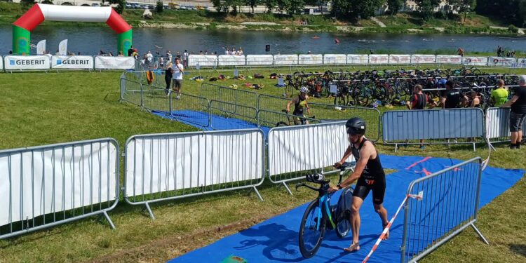 Zacięta walka na inaugurację Samsung River Triathlon