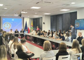 Okrągły stół uczniów i nauczycieli o prawach dziecka i ucznia