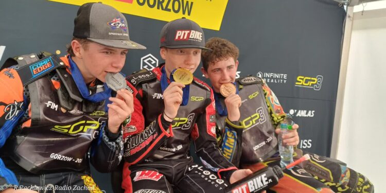 Maksymilian Pawełczak mistrzem świata w klasie 250 ccm.