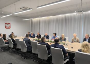 Doświadczasz przemocy, zadzwoń!