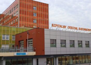 Gorzowscy lekarze wycięli z brzucha nastolatki 3,5 kg torbiel