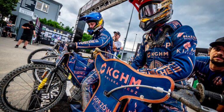 Stal ma patent na niefrasobliwych Włókniarzy