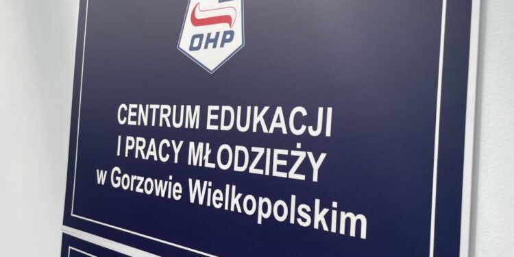 Młodzi na wózki widłowe i do pracy!