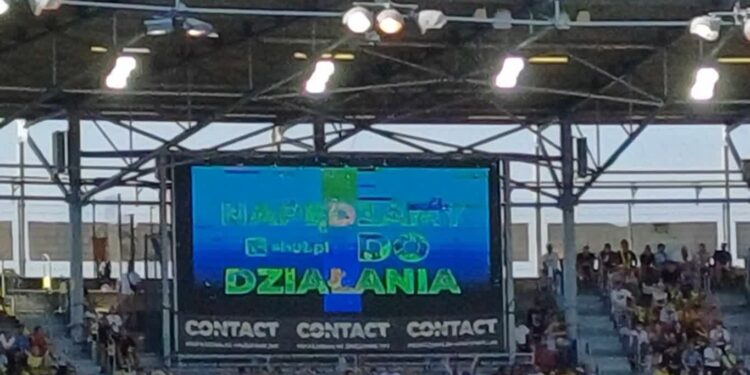 Jutro ruszy montaż nowych telebimów
