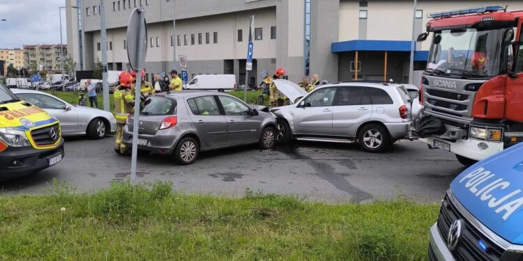 Zderzenie trzech aut na Witosa [ZDJĘCIA]