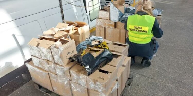 Groźny fentanyl w przesyłce kurierskiej