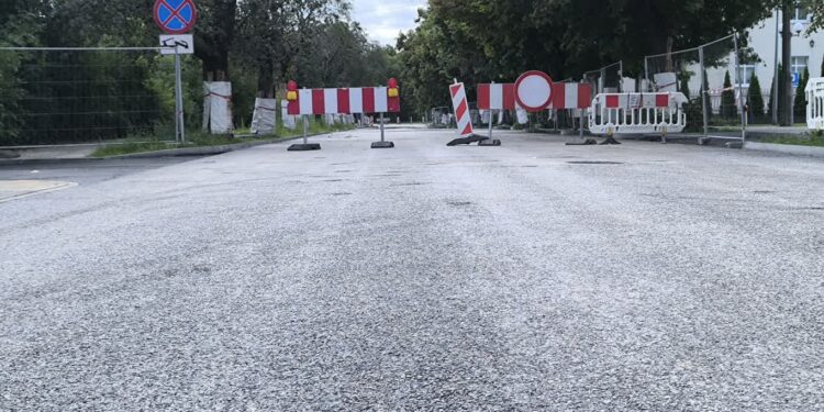 ul. Jagiellończyka jeszcze zamknięta