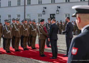 Piotr Fajkowski – dowódca 11. Dywizji Kawalerii Pancernej generałem dywizji