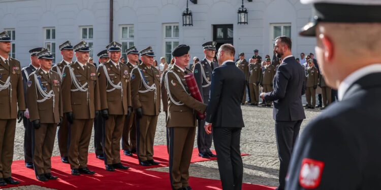 Piotr Fajkowski – dowódca 11. Dywizji Kawalerii Pancernej generałem dywizji