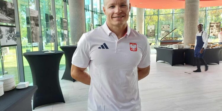 Wiktor Głazunow w ładnym stylu wpłynął do półfinału!