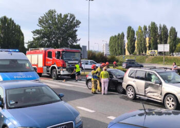 Wypadek na rondzie Górczyńskim. 2 osoby poszkodowane
