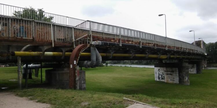 Za dwa lata gotowa ma być kładka dla pieszych i rowerzystów na nowym moście kolejowym