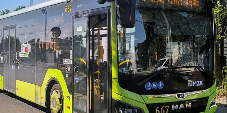 111 wjechał w os.Staszica