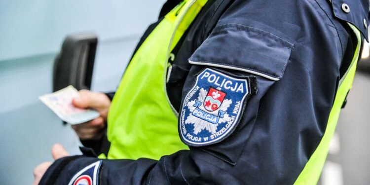Miał cztery zakazy prowadzenia pojazdów. Pirat drogowy stanie przed sądem