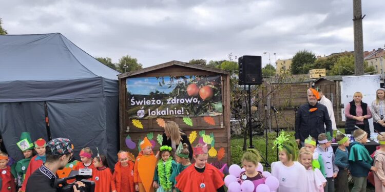 Przedszkolaki promowały jesienne smaki