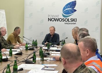 Donald Tusk w Nowej Soli. Miasto czeka na falę wezbraniową