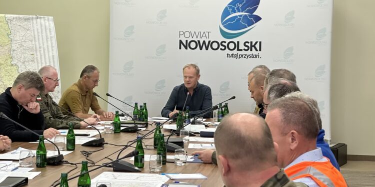 Donald Tusk w Nowej Soli. Miasto czeka na falę wezbraniową