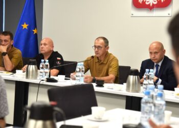 Wojewoda na sztabie kryzysowym: 6,5 tysiąca dzieci zostało w domu