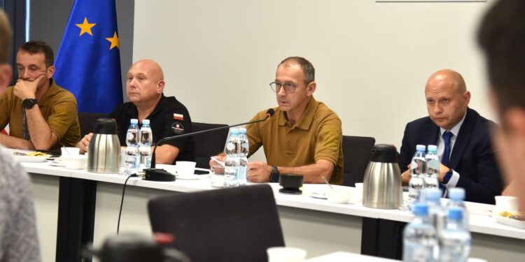 Wojewoda na sztabie kryzysowym: 6,5 tysiąca dzieci zostało w domu