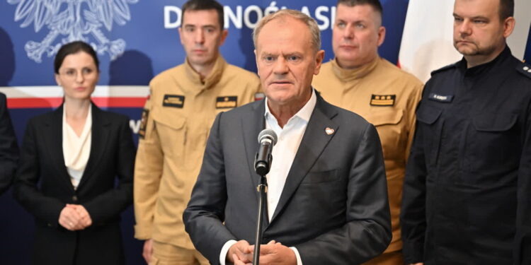 Premier: przed nami krytyczna noc. RCB wydaje kolejne ostrzeżenia