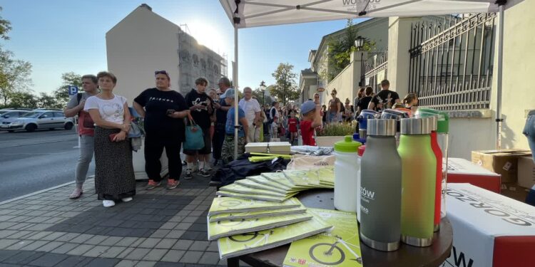 Wymienili bilety na miejskie gadżety