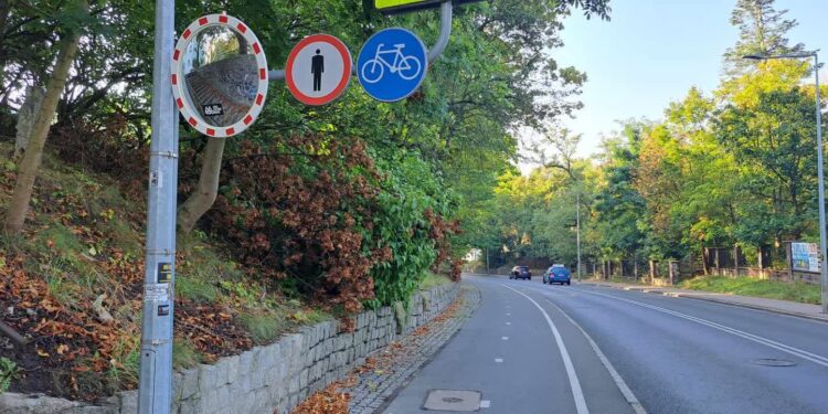 Mieszkaniec się skarży, służby reagują