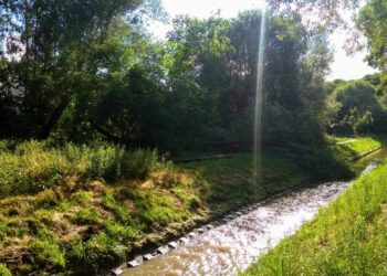 Zakaz poruszania się po wałach przeciwpowodziowych