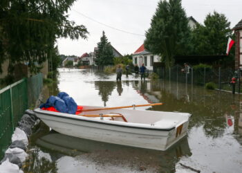 Stan alarmowy przekroczony w 21 miejscach Odry [AKTUALIZOWANY]