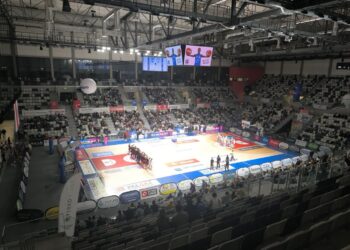 Koszykarki AZS AJP walczą w Arenie