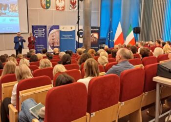 „Szkoły muszą mówić o Unii Europejskiej”. 20 lat członkostwa Polski w UE