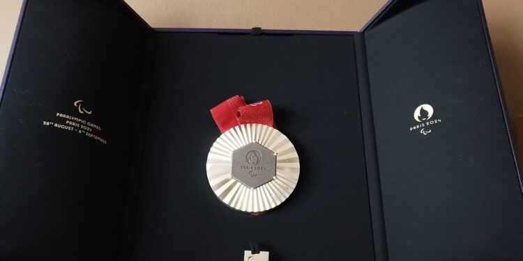 Kup medal, pomóż Anastazji