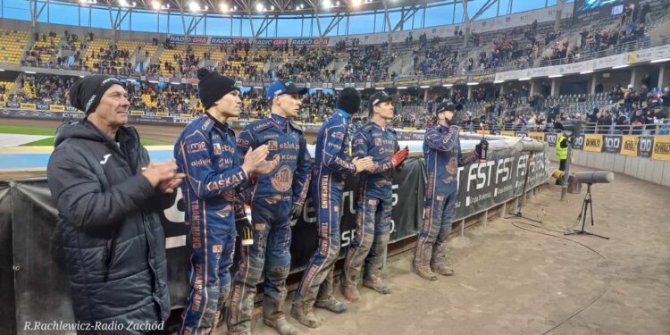 Ostatnia Prosta: żużel i sporty halowe