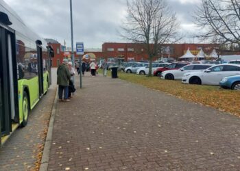 Pełne autobusy, ale jest jeszcze spokojnie