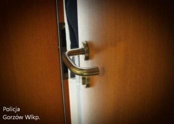 Senior stracił 6 tys. Uwierzył fałszywemu kurierowi