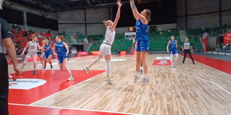 Podbudowane zwycięstwem w EuroCup gorzowskie koszykarki jadą do Sosnowca