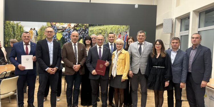 Do lubuskich samorządów trafiają kolejne pieniądze na remonty dróg