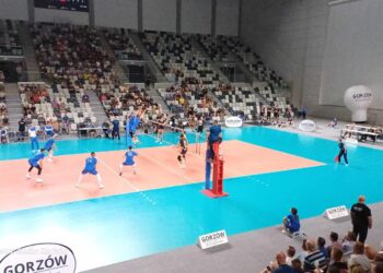 Grają siatkarze, będą zmiany przy Arenie