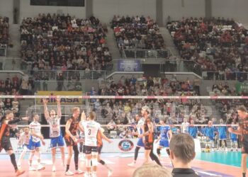 Przy komplecie kibiców Cuprum Stilon ponad dwie godziny stawiał się Jastrzębskiemu Węglowi