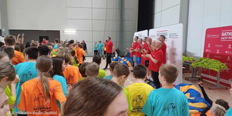 W Arenie siatkówka połączyła pokolenia